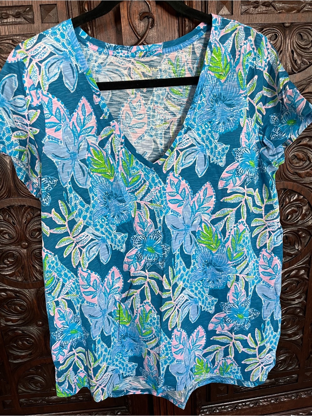 Lilly Pulitzer Etta Blue Floral V-Neck Tee Large NWOT